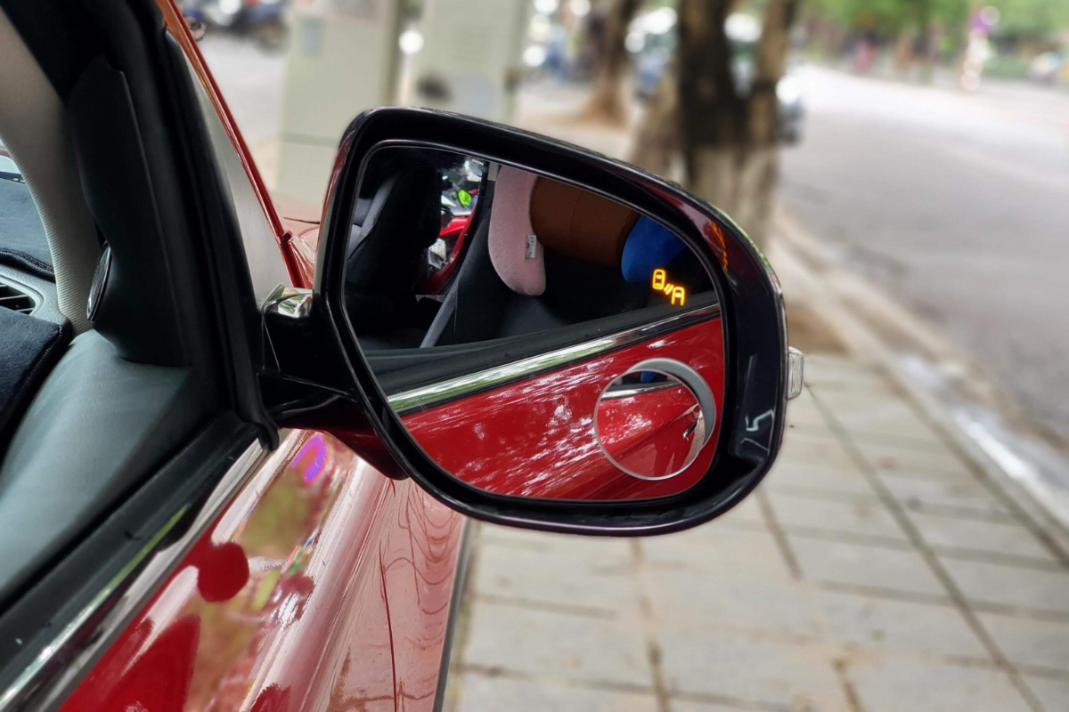 Hệ thống cảnh báo điểm mù cho ô tô xe hơi giá bao nhiêu? Bảng giá chi tiết