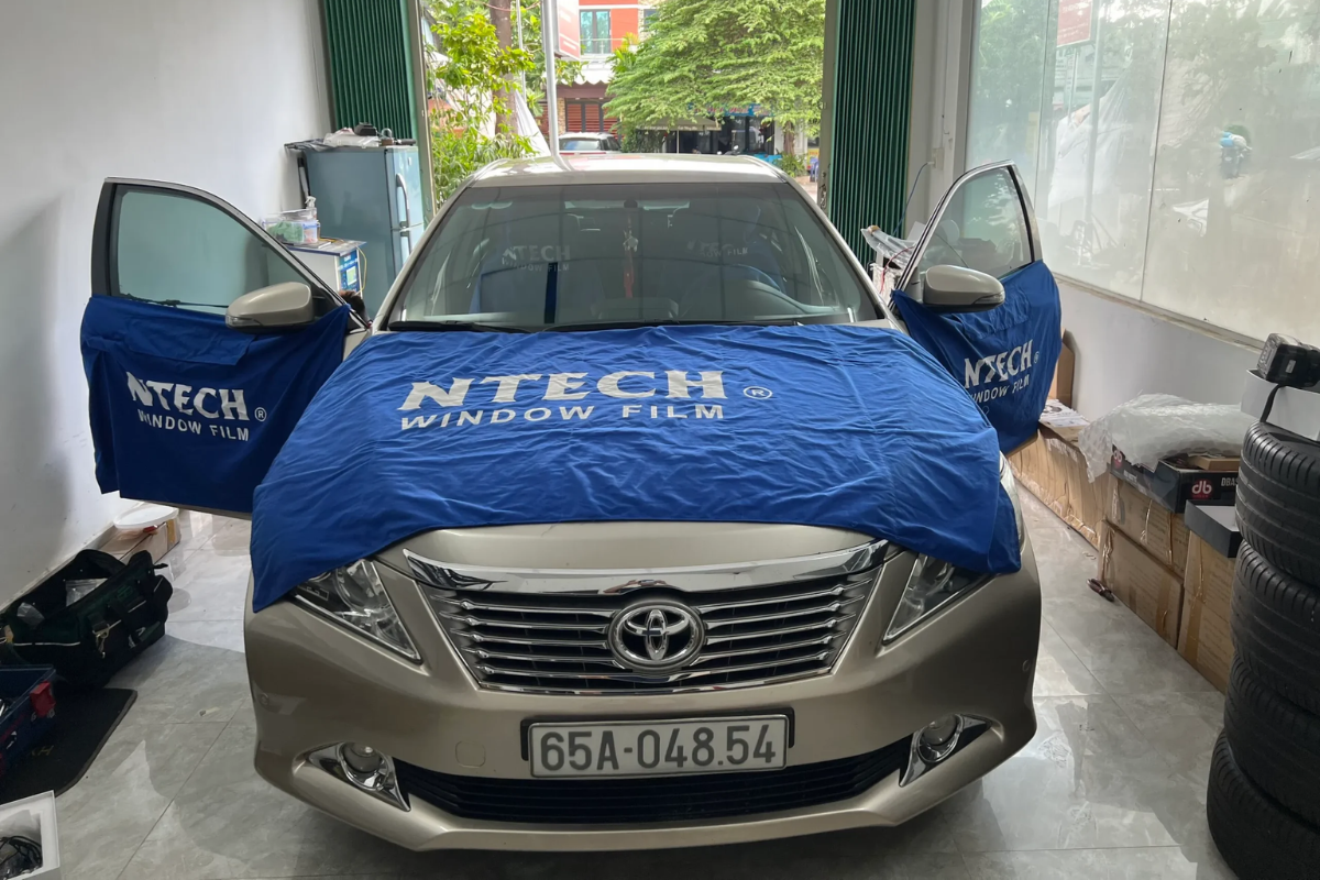 Phim cách nhiệt NTECH gói siêu cấp cho xe 4 chỗ