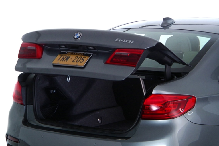CỐP ĐIỆN CHO Ô TÔ BMW I7 - Ảnh 2