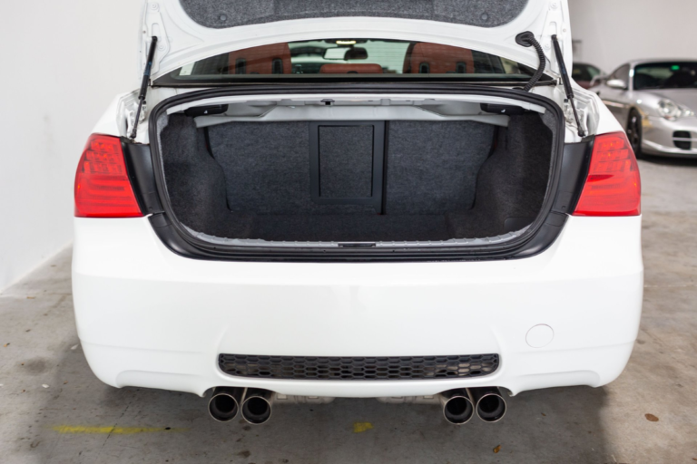 CỐP ĐIỆN CHO Ô TÔ BMW M3 - Ảnh 3