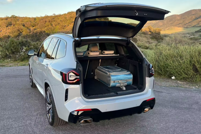 CỐP ĐIỆN CHO Ô TÔ BMW X3 - Ảnh 2