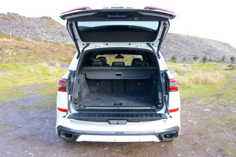 CỐP ĐIỆN CHO Ô TÔ BMW X5 - Ảnh 4