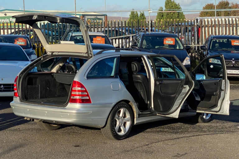 CỐP ĐIỆN CHO Ô TÔ MERCEDES C200 AVANTGARDE - Ảnh 3