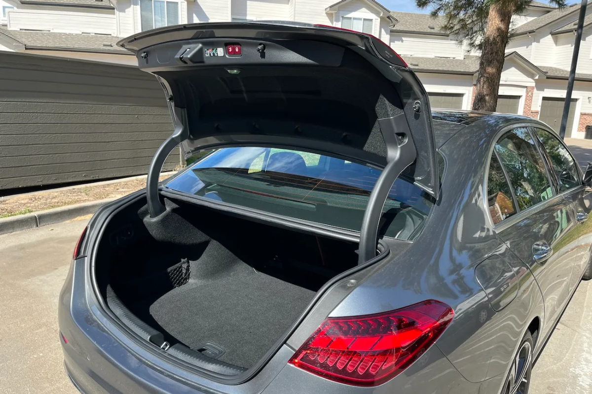 CỐP ĐIỆN CHO Ô TÔ MERCEDES C300 AMG