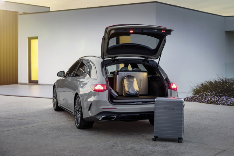 CỐP ĐIỆN CHO Ô TÔ MERCEDES E200 - Ảnh 3