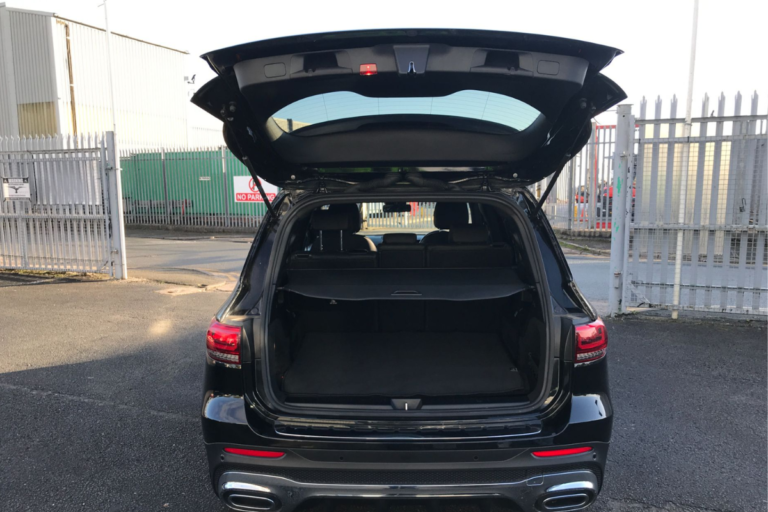 CỐP ĐIỆN CHO Ô TÔ MERCEDES GLB 200 AMG - Ảnh 3