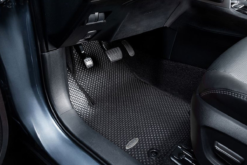 tham-lot-san-5d-o-to-toyota-innova (1)