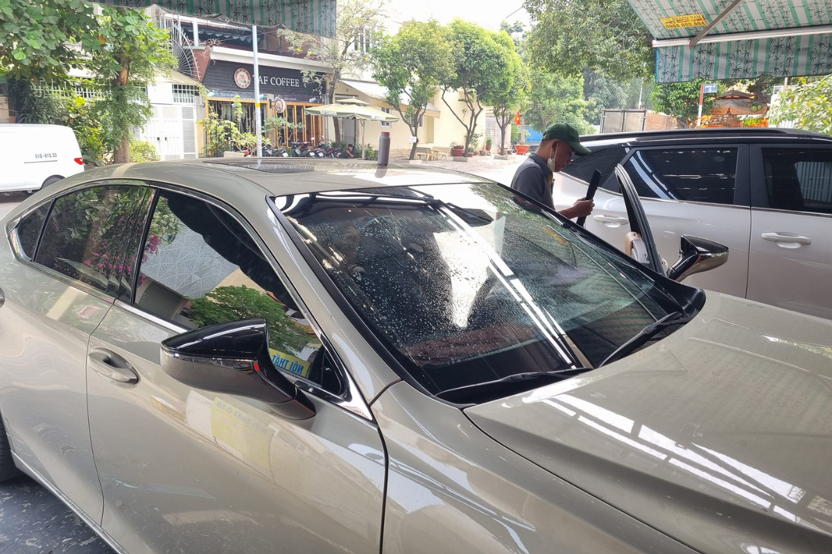 DÁN PHIM CÁCH NHIỆT XE FORD FIESTA