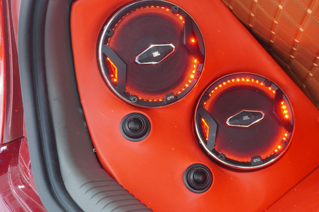 Độ Loa JBL Cho Ô Tô Tại Quận 9