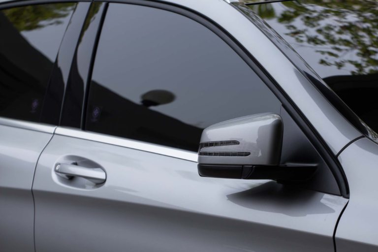 GÓI PHIM CÁCH NHIỆT HUPER OPTIK LUXURY TINT 2 XE Ô TÔ - Ảnh 4