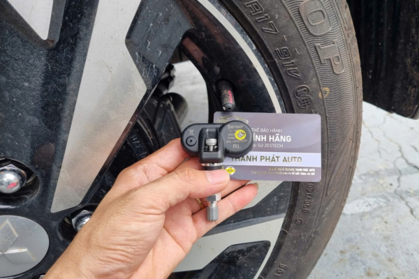 Lắp cảm biến áp suất lốp ô tô tại Quận 2 – Giám sát áp suất theo thời gian thực - Ảnh 3