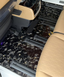 lap-dat-tham-lot-san-carbon-fiber-cho-o-to-tai-tp-thu-duc (1)