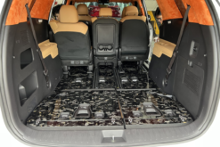 lap-dat-tham-lot-san-carbon-fiber-cho-o-to-tai-tp-thu-duc (2)