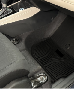 lap-san-nhua-duc-o-to-tai-quan-2-tang-tinh-tham-my-de-ve-sinh (2)