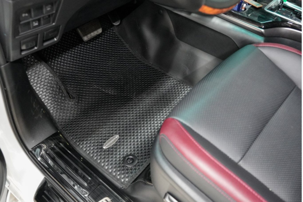 Lắp thảm lót sàn Carbon Fiber cho ô tô tại Quận 2 – Chống trượt, chống nước - Ảnh 2
