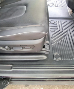 lap-tham-san-nhua-duc-cho-o-to-tai-quan-9 (2)