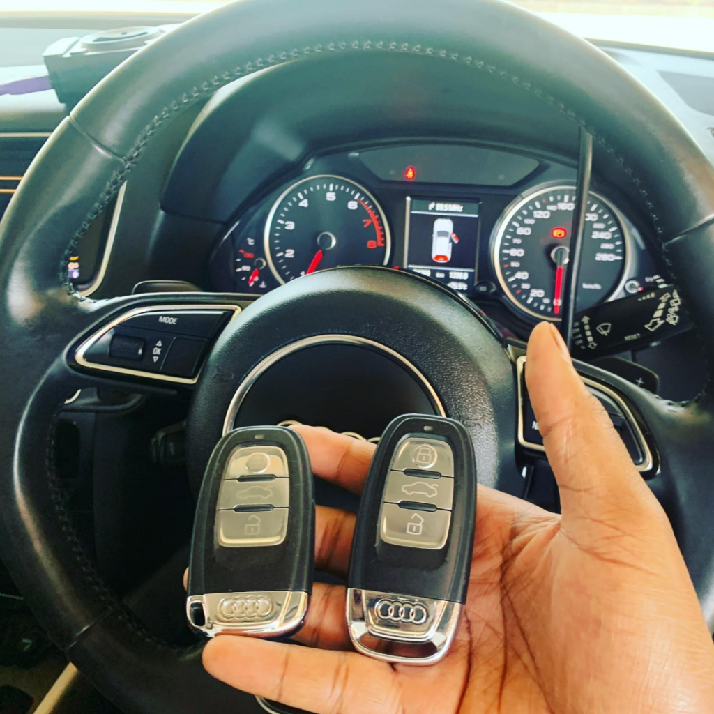 SMART KEY Ô TÔ AUDI Q3 – ENGINE START STOP