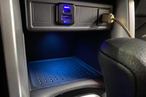 Độ Cổng Sạc USB/TYPE C Cho VinFast Limo Green - Ảnh 3