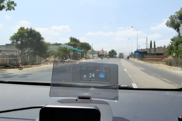 Lắp Đặt HUD Hiển Thị Tốc Độ Kính Lái Ô Tô Tại Quận Bình Thạnh - Ảnh 2