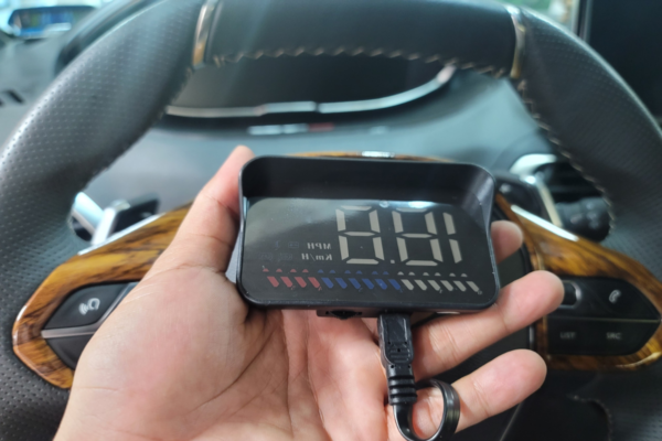 Lắp Đặt HUD Hiển Thị Tốc Độ Tại TP. Thủ Đức - Ảnh 3