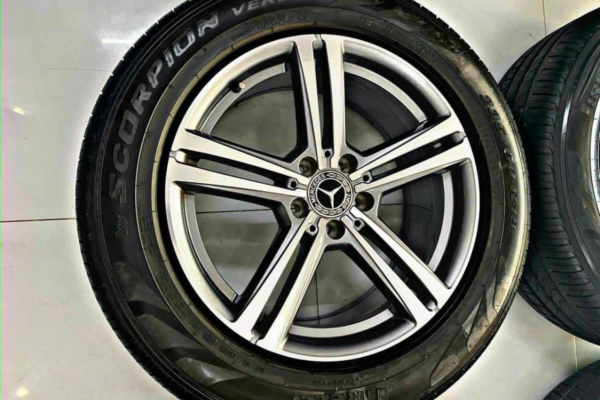 Thay mâm R17 Và Lốp Mới Cho VinFast Limo Green - Ảnh 4