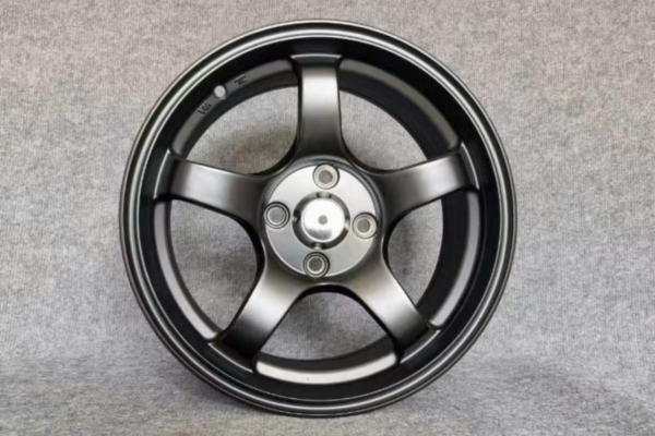 Thay mâm R17 Và Lốp Mới Cho VinFast Limo Green - Ảnh 2