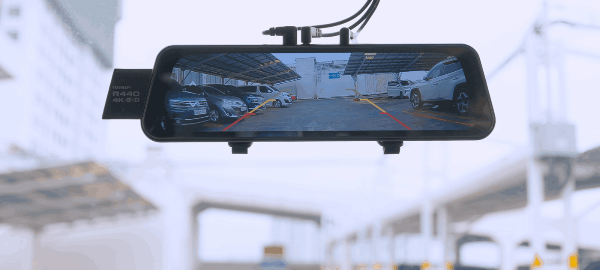 Tại Sao Camera Gương Là Phụ Kiện Không Thể Thiếu Cho Ô Tô