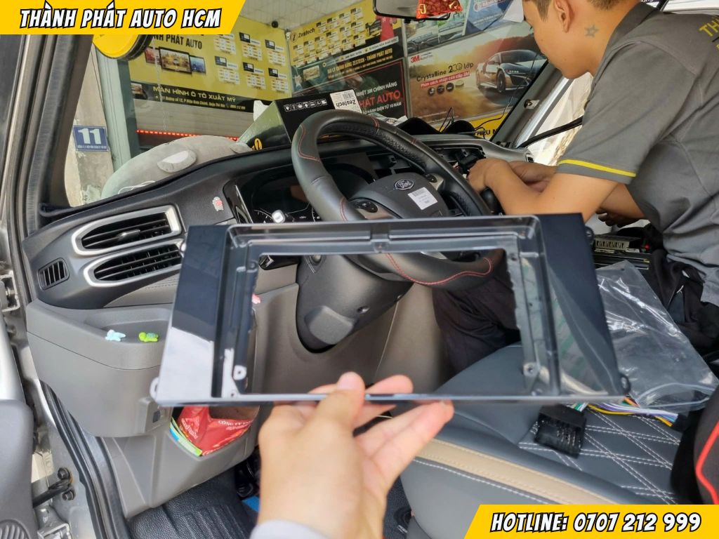 Lắp Màn Hình Android Cho Xe Ford Transit