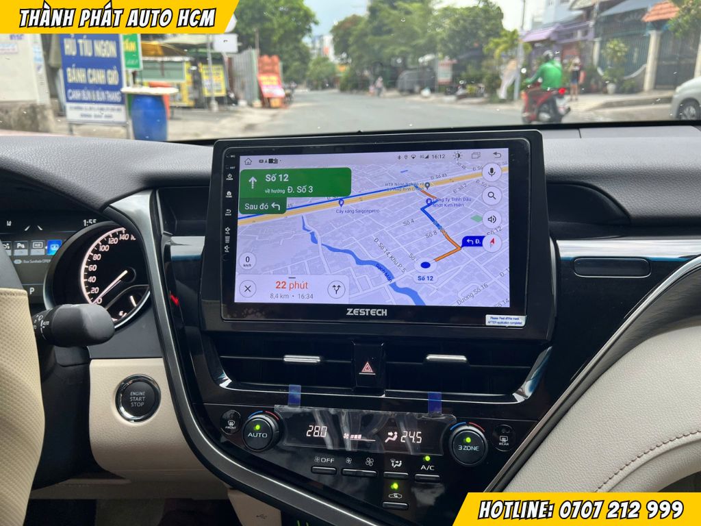 màn hình xe Toyota Camry