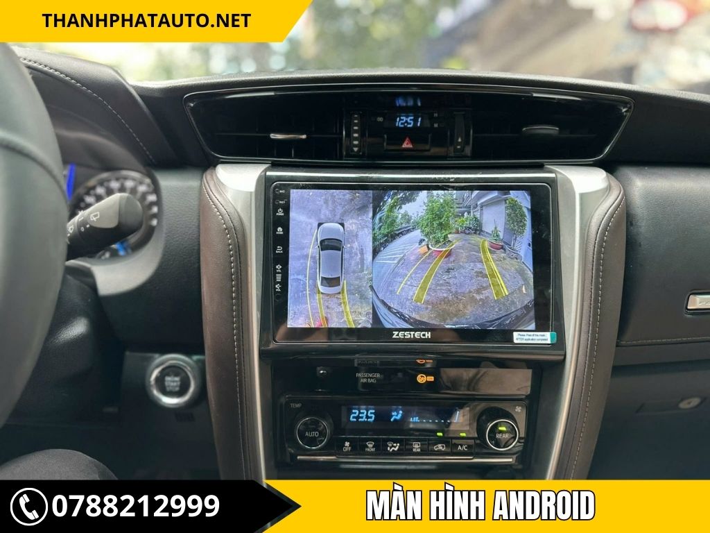 màn hình xe fortuner
