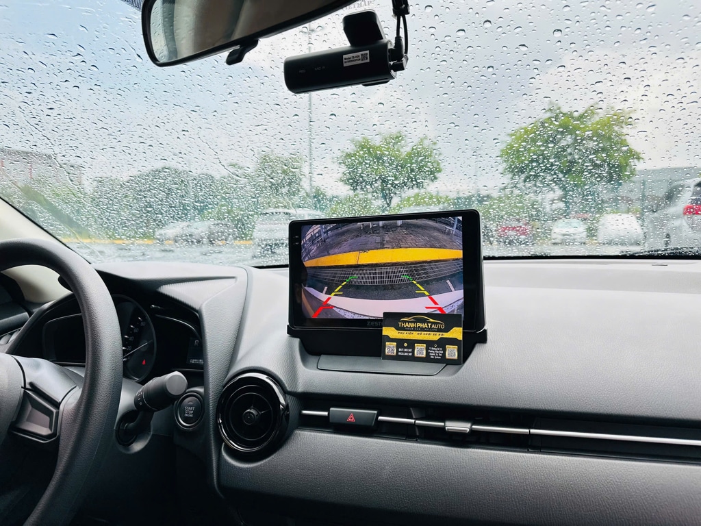 Màn hình Z18 Mazda 2 2024