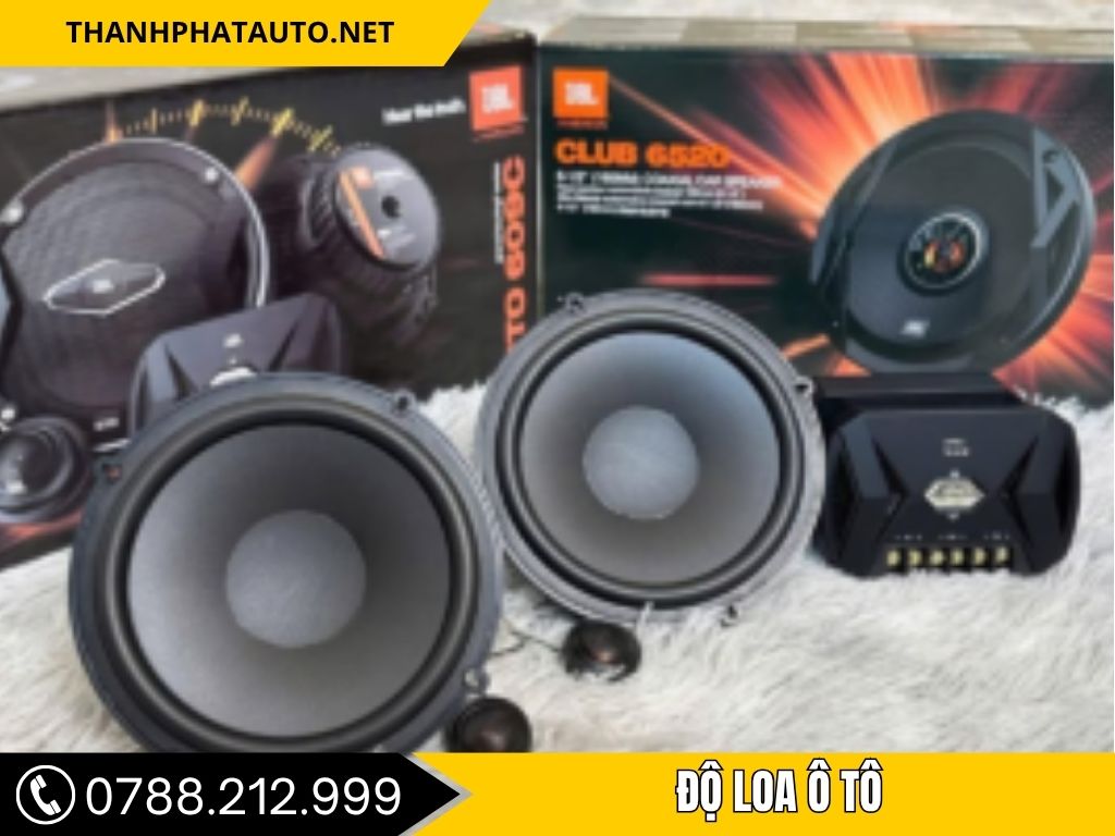 Bộ loa xe hơi cao cấp trong gói độ loa ô tô, giúp cải thiện chất âm toàn diện từ bass, mid đến treble. Sản phẩm phù hợp đa số dòng xe và được lắp đặt bởi đội ngũ kỹ thuật chuyên nghiệp tại Thành Phát Auto.