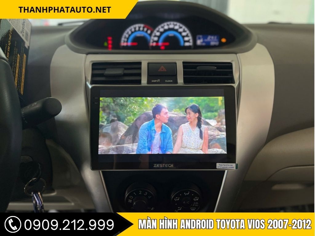 Màn hình Android Zestech cho Toyota Vios 2008, cho phép xem video giải trí như phim ảnh ngay trên xe, mang lại trải nghiệm tiện nghi và hiện đại.