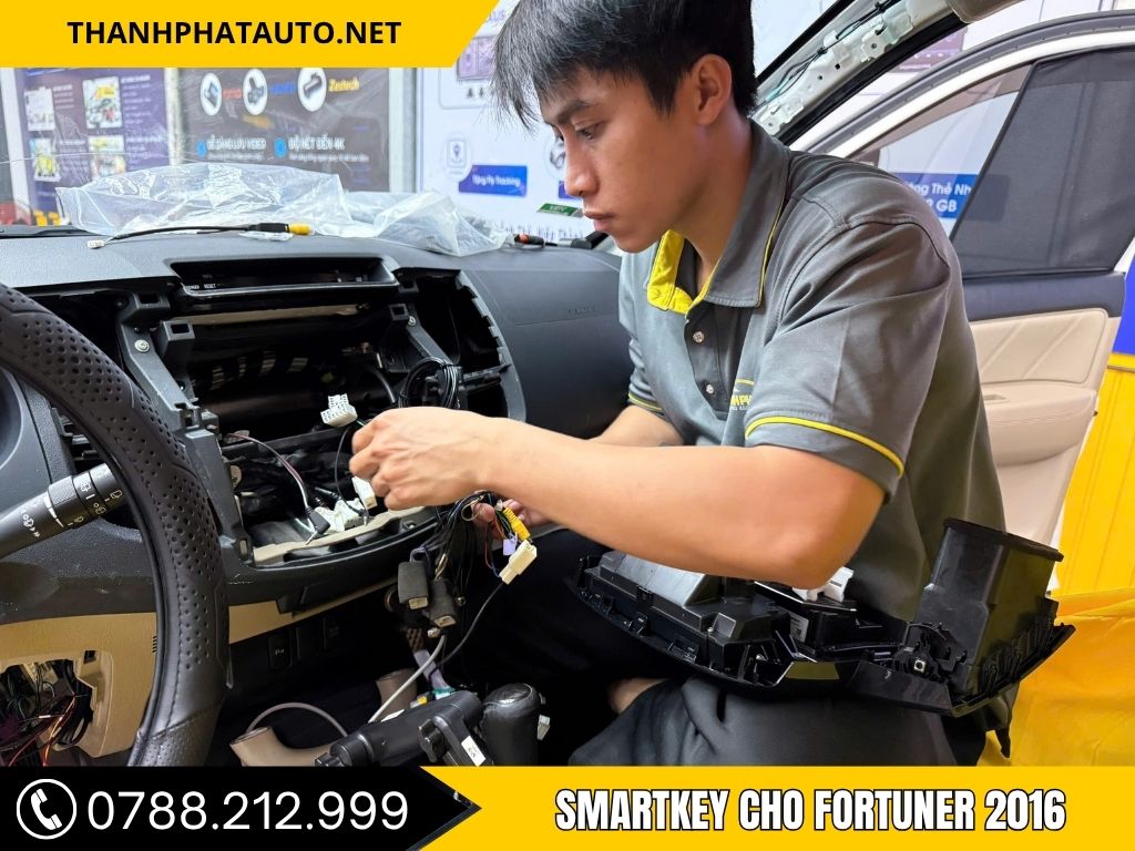 Smartkey cho Ô Tô Fortuner 2016