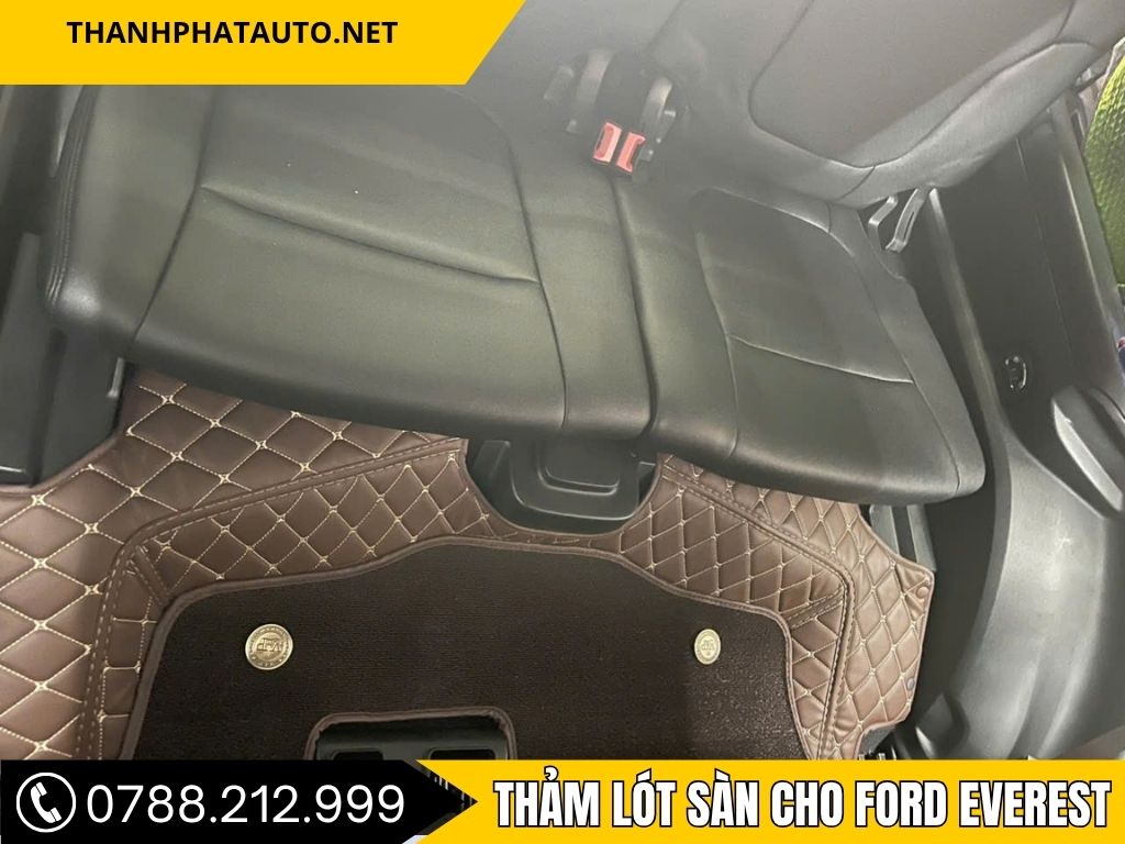 Thảm lót sàn ô tô tại Long An cho Ford Everest, chất liệu cao cấp giúp bảo vệ sàn xe hiệu quả và giữ cho nội thất xe luôn sạch sẽ.