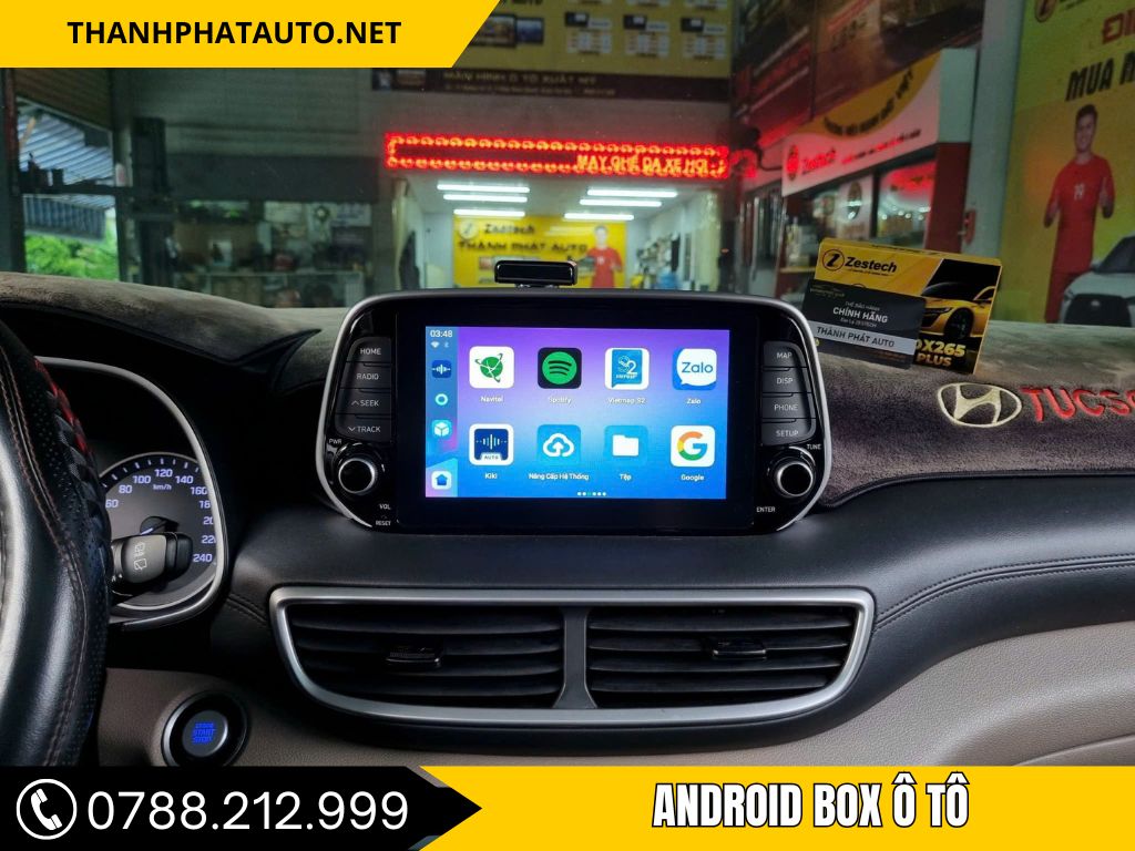 Màn hình xe sau khi nâng cấp android box ô tô tại Long An tại Thành Phát Auto, chạy video remix ổn định và cho trải nghiệm giải trí mượt mà.