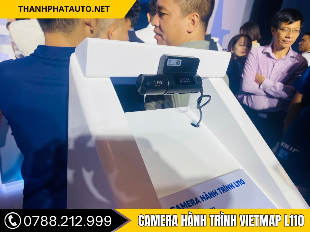 "Camera hành trình ô tô tại Bình Dương – thiết bị ghi hình chất lượng cao được lắp đặt chuyên nghiệp tại Thanh Phát Auto."