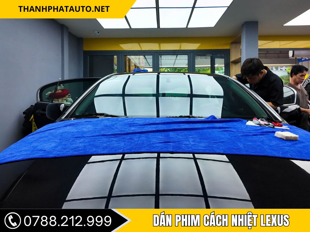 Dán phim cách nhiệt ô tô tại Bà Rịa – Quá trình dán phim cho cửa kính xe giúp giảm nhiệt và bảo vệ sức khỏe