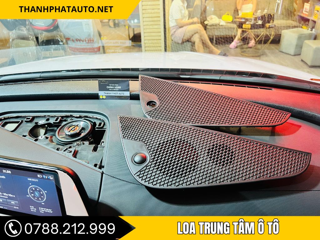 Tại Sao Nên Chọn Thành Phát Auto Để Độ Loa Trung Tâm?