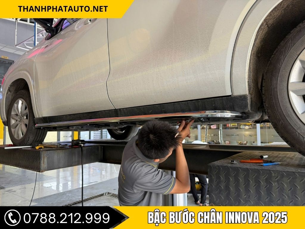 Hình Ảnh Bậc Bước Chân Innova 2025