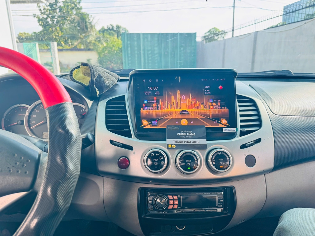 Màn hình Android ô tô thực chất là gì