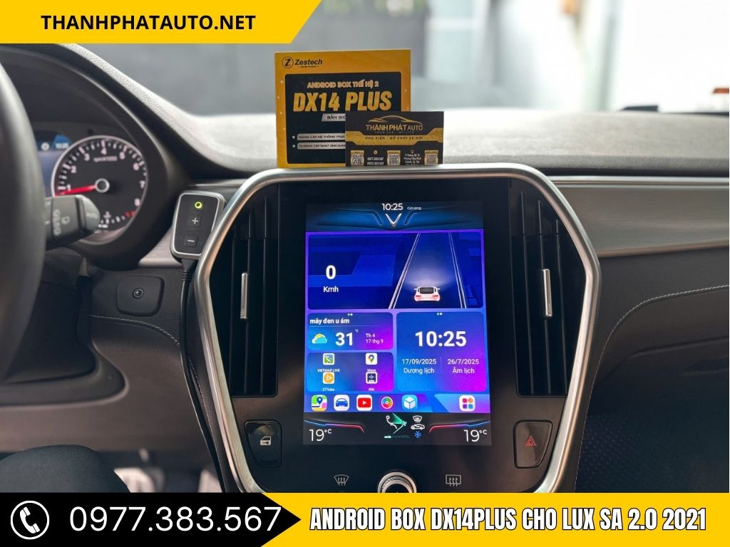Màn hình VinFast Lux SA hiển thị giao diện Android sau khi lắp android box Zestech, giữ nguyên màn hình zin