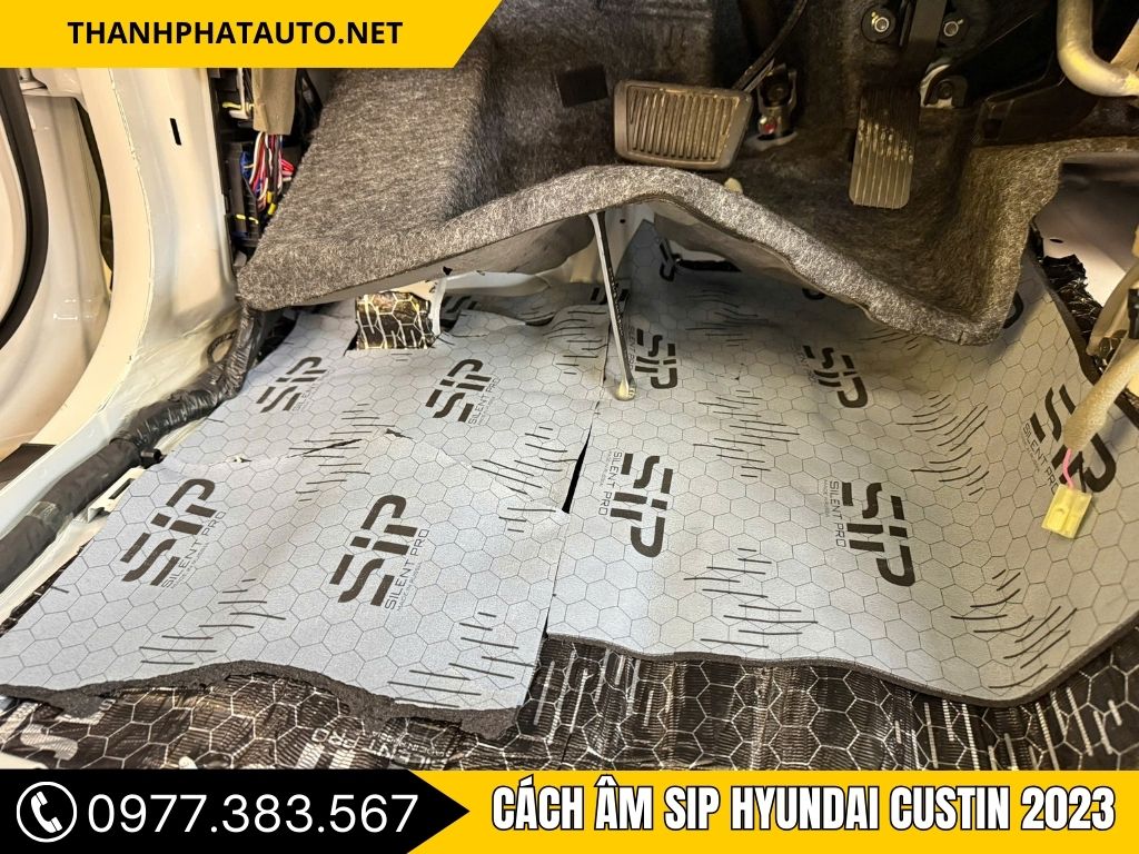 Hình Ảnh Cách Âm SIP Hyundai Custin 2023