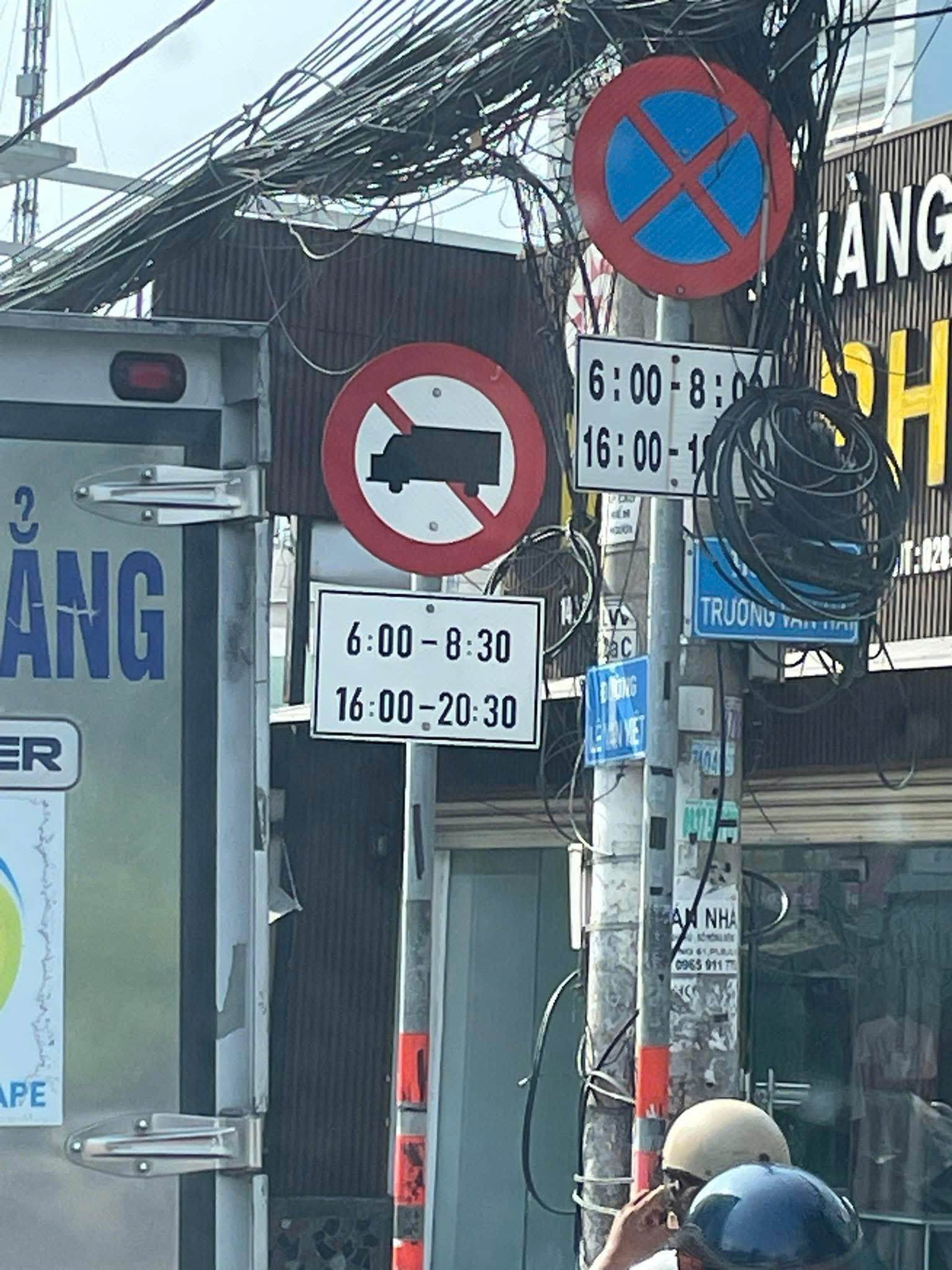 Xe Bán Tải Có Bị Cấm Giờ Cao Điểm Không? Sự Thật 2026 Khiến Nhiều Người Bất Ngờ