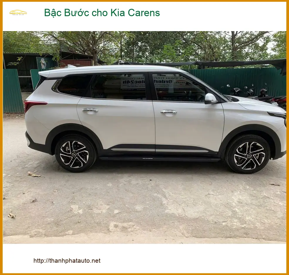 Anh Khang lắp Bậc Bước Kia Carens tại Quận 3 cho gia đình tiện lợi ảnh thực tế 2