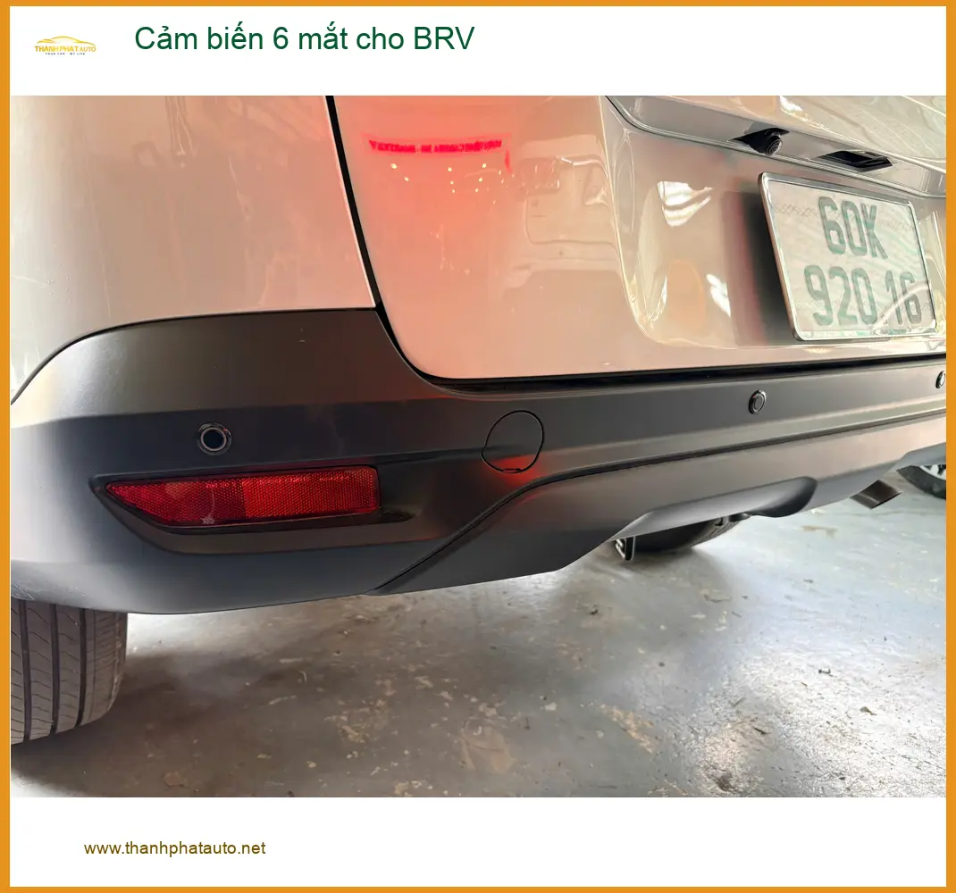 Anh Cường lắp cảm biến 6 mắt cho Honda BRV tại Quận 5 tránh va chạm khu dân cư ảnh thực tế 4
