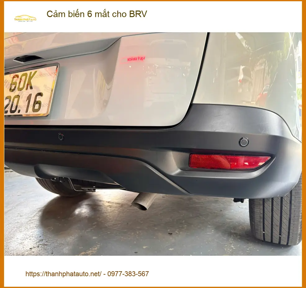 Anh Phong lắp cảm biến 6 mắt cho BRV tại Quận 9 để lùi xe an toàn hơn ảnh thực tế 3