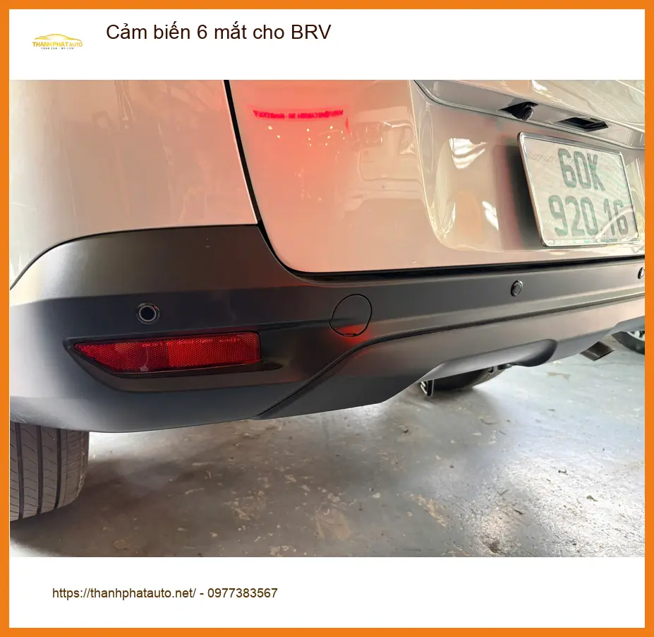 Anh Phong lắp cảm biến 6 mắt cho BRV tại Quận 9 để lùi xe an toàn hơn ảnh thực tế 5