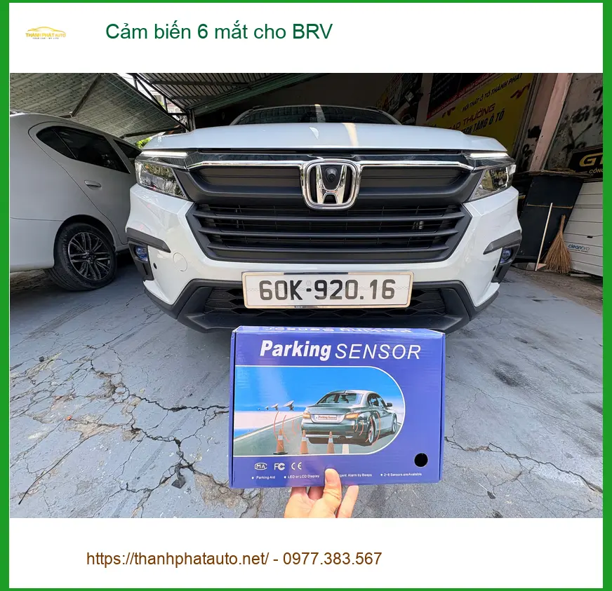 Anh Quang lắp cảm biến 6 mắt cho Honda BRV tại Quận 12 để lùi đỗ xe dễ dàng hơn ảnh thực tế 2