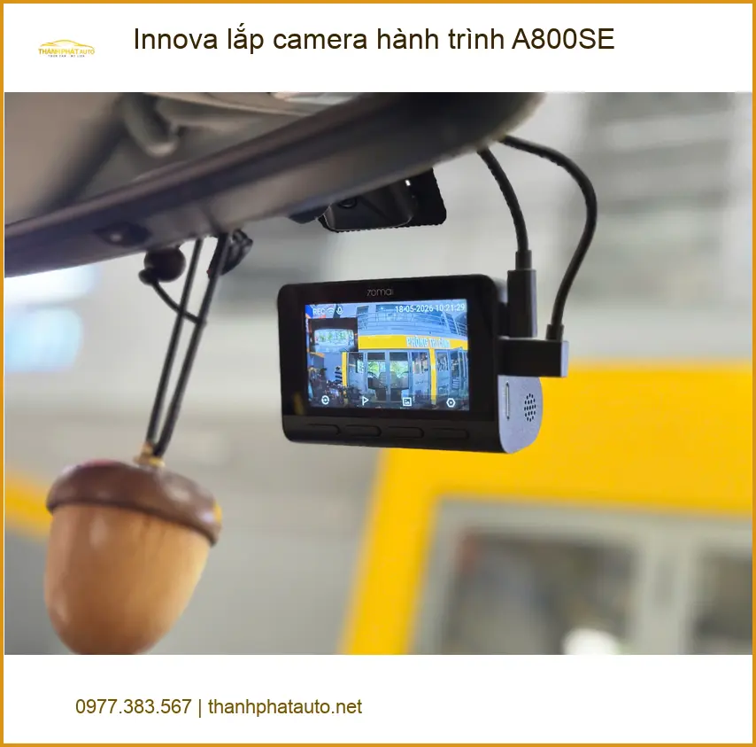 Anh Đạt lắp camera hành trình A800SE cho Innova tại Quận 9 để yên tâm hơn khi lái xe đêm ảnh thực tế 2